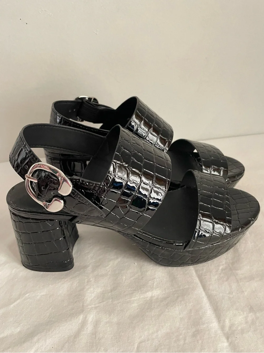Aerosoles Camera Black Crocodile Patent Leather Block Heel Platform Sandals 8
